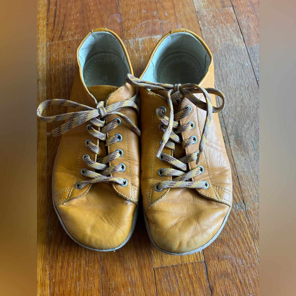 Groundies Earth Sneakers